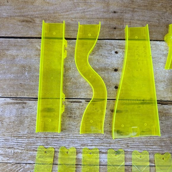 Micro Chargers Extra Tracks/Parts Jump Track Set with Tracks 2 Chargers NO cars - Picture 3 of 7